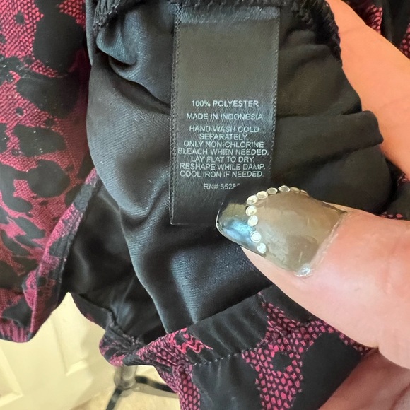 🖤🖤NWT-EXPRESS BURGUNDY AND BLACK HALTER TOP SZ S🖤🖤 - Picture 8 of 10